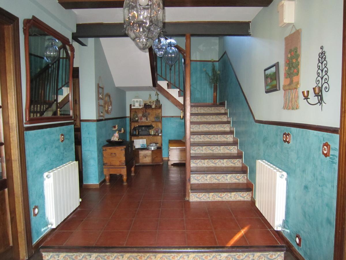 منزل الضيف Hoyos del Collado  في La Casona De Collado المظهر الخارجي الصورة