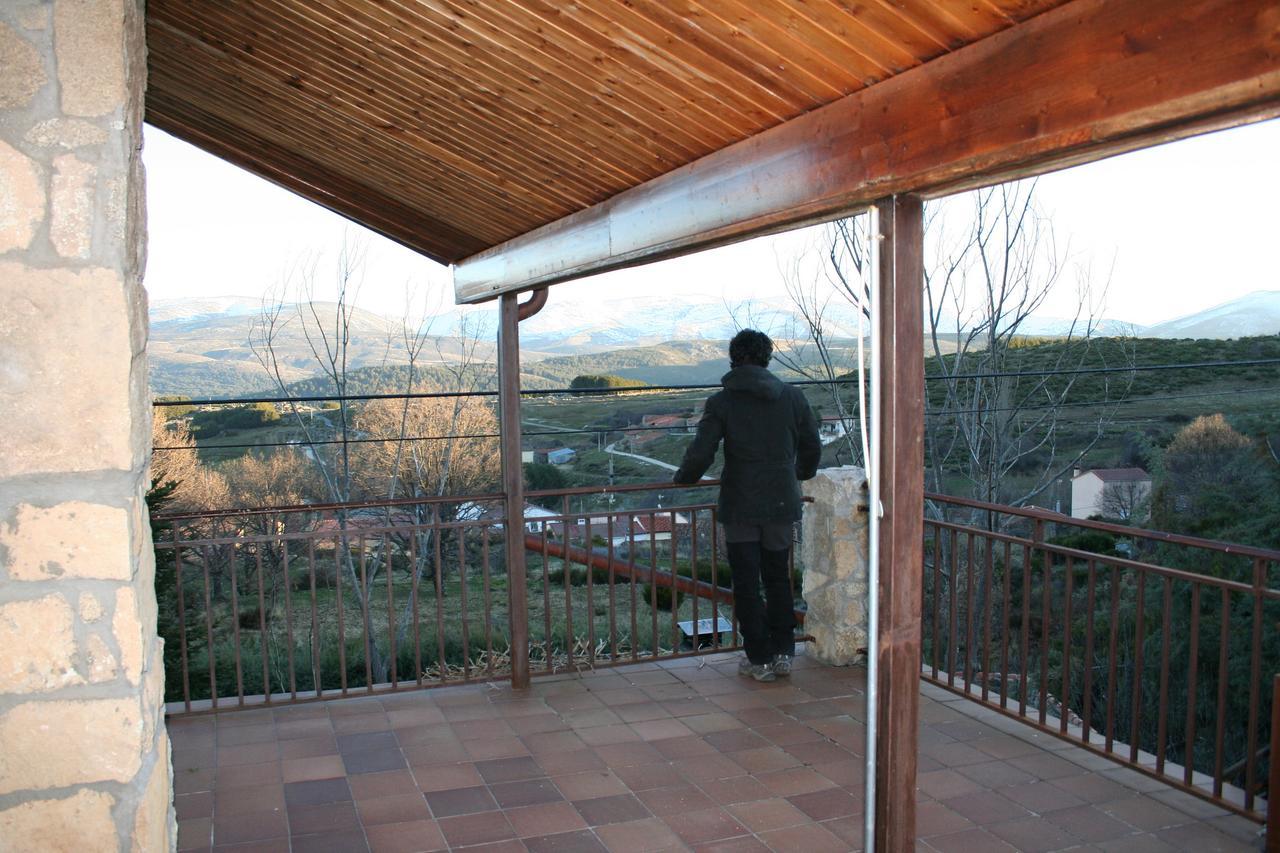 منزل الضيف Hoyos del Collado  في La Casona De Collado المظهر الخارجي الصورة